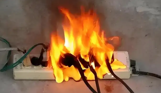 1776134749977812.png Power Strip Safety.png