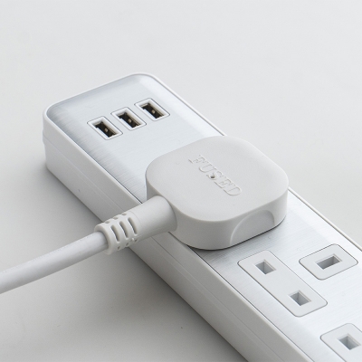 3-Outlet Surge Protector Power Strip Overload Protection